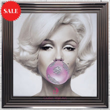 Marilyn Monroe Bubble Gum wall art size 75cm x 75cm - Outlet Wall Art